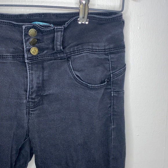 Denim - 🎈Black Wax skinny jeans!